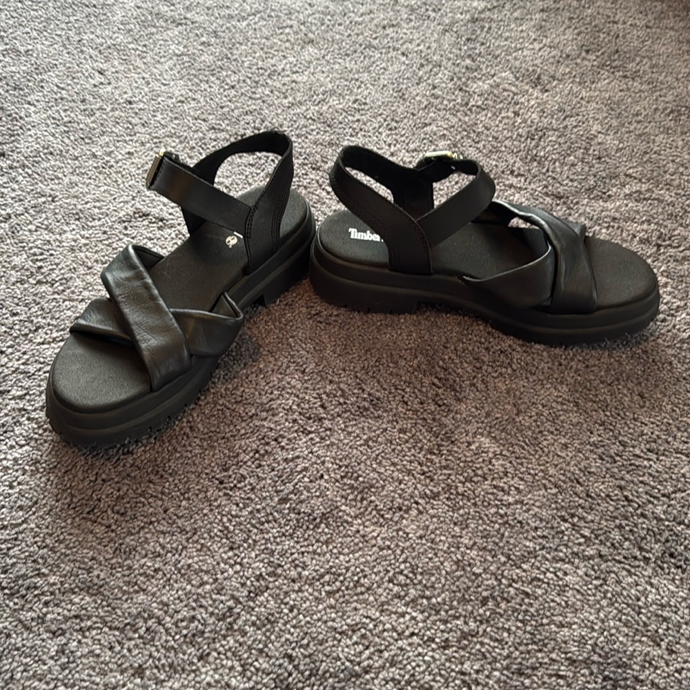 Timberland Women’s London Vibe Cross Strap Sandal